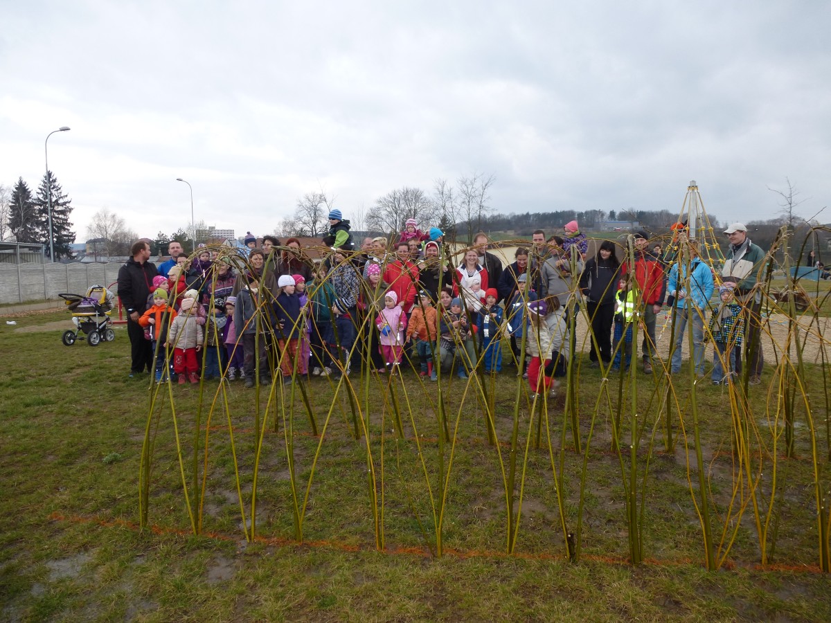 akce_20150329_stromyrodin01